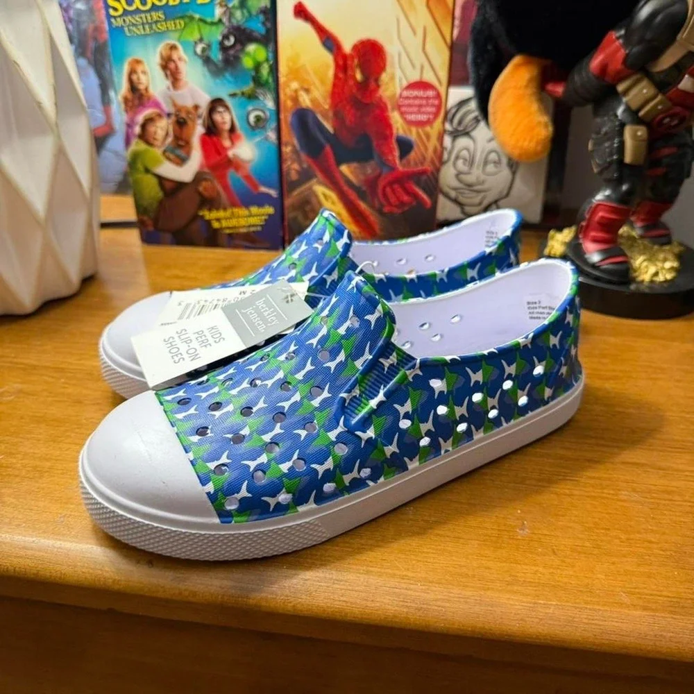 Blue and white slip-on shoes‎ - size 2